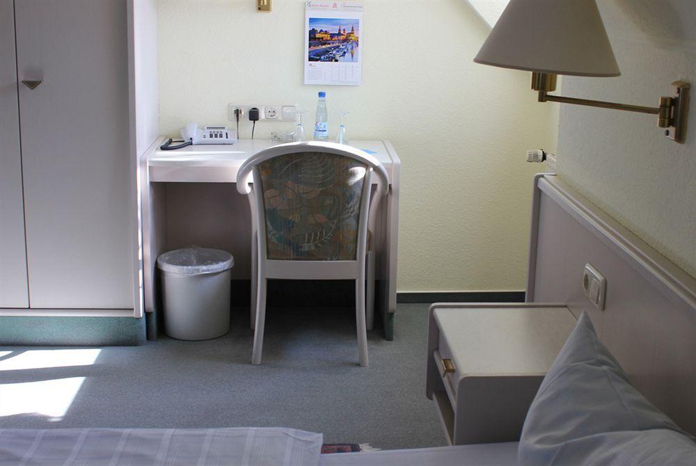 Hotel Altenwerder Hof 함브루크 외부 사진